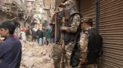 वाराणसी के दालमंडी में क्यों तोड़े जा रहे मकान और दुकान? ग्राउंड रिपोर्ट 