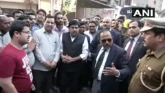 26 फरवरी की शाम दिल्ली की सड़कों पर दौरे के वक्त अजीत डोभाल