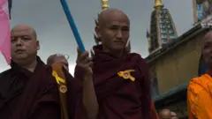 သံဃာထုအပေါ်အကြမ်းဖက်မှုကို စစ်အစိုးရက ဝန်ချတောင်းပန်ဖို့ သံဃာတွေကအစဉ်တစိုက်တောင်းဆိုနေ
