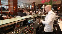 Wani mai sayar da barasa