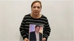 আট বছর ধরে সন্তানকে খুঁজছেন এই মা