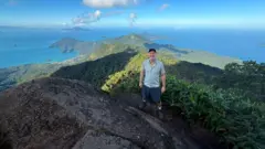 O canadense Kyle Pearce posa para foto
