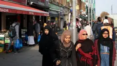 یک نظر سنجی درباره اسلام‌هراسی در بریتانیا
