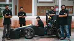 পাট দিয়ে তৈরি রেসিং কার