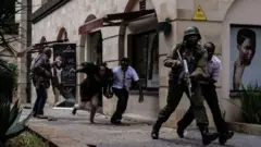 በዱሲት ሆቴል ላይ በአልሻባብ ታጣቂዎች አማካይነት ጥቃት በተፈጸመበት ጊዜ  