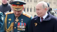 Şoygu ve Putin son olarak 9 Mayıs'taki Zafer Günü kutlamalarında aynı karede yer almıştı 