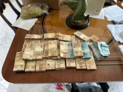 Foto de dinheiro apreendido durante megaoperação da Polícia Federal e outros órgãos