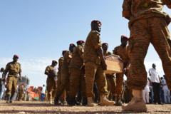 Que sait-on de l'arrestation de huit membres d'une ONG internationale au Burkina Faso ?