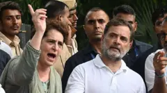 राहुल गांधी, प्रियंका गांधी