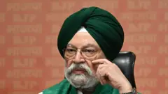 एपस्टिनच्या गुन्हेगारी कृत्यांशी आपला कोणताही संबंध नसल्याचे केंद्रीय मंत्री हरदीप सिंग पुरी यांचं म्हणणं आहे.