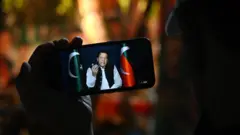 عمران خان، فون