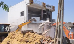 અમદાવાદના ધંધુકામાં 400 પોલીસકર્મી સાથે ડિમોલિશનની કાર્યવાહી - ન્યૂઝ અપડેટ