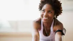 Mwanamke akiwa mazoezini