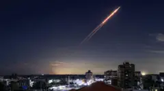 صاروخ أُطلق من جانب إيران باتجاه إسرائيل يُشاهد في السماء