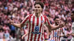 Ɗanwasan gaba na Argentina Julian Alvarez