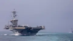 ነፈርቲ ዝጸዓነት ዩ-ኤስ-ኤስ ኣብራሃም ሊንከን ኣብ ባሕሪ