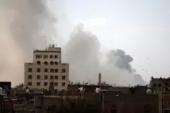 اسرائیل تاکنون حملات متعددی به شهرهای مختلف یمن از جمله صنعا، پایتخت که در کنترل حوثی‌ها است، انجام داده است