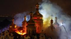 ロシアがキーウ攻撃、世界遺産の大聖堂で火災　ウクライナとロシアで死傷者