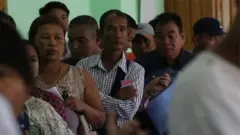 စရောင်းတဲ့ စက်တင်ဘာ ၇ရက်နေ့မှာပဲ ထောင်ချီတဲ့ လျှောက်လွှာတင်တဲ့သူတွေ ရှိတယ်လို့ ပထမဆုံး နေ့မှာပဲ လျှောက်ထားဖို့သွားခဲ့တဲ့ အင်းစိန်နေ ဒေါ်မိုးမြင့်သန်းက ဘီဘီစီကိုပြောပါတယ်။