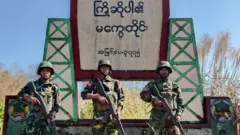 ရခိုင်-မကွေးအစပ် မကွေးဘက်ခြမ်းမှာ တွေ့ရတဲ့ အာရက္ခတပ်တော် အေအေတပ်ဖွဲ့ဝင်တွေ