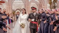 د اردن ولیعهد شهزاده حسین او شهزادګۍ رجوه خالد السیف د پنجشنبې په ورځ د عمان زهران ماڼۍ کې واده وکړ.
