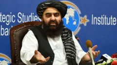 امیرخان متقی، وزیر خارجه طالبان در سخنرانی در انستیتوی مطالعات استراتژیک در اسلام آباد گفت "جامعه بین المللی از ما می‌خواهد که یک دولت فراگیر بسازیم - کابینه فعلی ما این الزام را برآورده کرده - ما نمایندگانی از همه قومیت‌ها داریم."