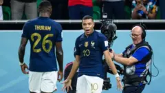 فرنسا وبولندا في كأس العالم