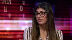 Mia Khalifa em entrevista à BBC