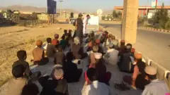 په غزني ښار کې د هغو ماشومانو شمېر سلګونو ته رسېدلی، چې خپلو کورنیو ته د ډوډۍ موندلو لپاره په ښار کې کار کوي او ډېری یې بې‌سرپرسته او یتیمان دي.