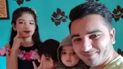 બાળકો સાથે નૌશર