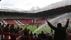 Ero biba lori papa isẹre Old Trafford