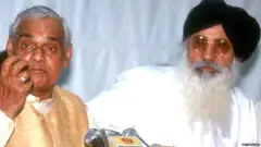 ਅਟਲ ਬਿਹਾਰੀ ਵਾਜਪਾਈ ਅਤੇ ਪ੍ਰਕਾਸ਼ ਸਿੰਘ ਬਾਦਲ