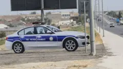 Azərbaycanın avtomobil yollarında yerləşdirilmiş yol patrul xidmətinin avtomobillərinin maketi
