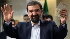 آقای رضایی منتقد کارنامه اقتصادی دولت های اخیر ایران بوده و از جمله در اوایل سال جاری ابراز امیدواری کرده بود که پایان دولت حسن روحانی، "پایان دولت های ناکارآمد" باشد.