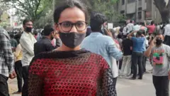 व