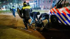 الشرطة تلقي القبض على أحد مثيري الشغب