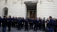 Depuis l'ouverture du procès au tribunal de Sidi M'hamed, dans le centre d'Alger, les principaux accusés nient en bloc.