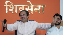 आदित्य ठाकरेंना इंग्रजी शाळेत घातलं कारण... उद्धव ठाकरे यांनी दिलं उत्तर