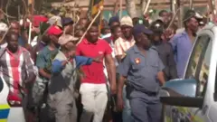 Fidio bi ikọlu sawọ̀n ajeji ni South Africa se lọ
