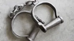 наручники рабов