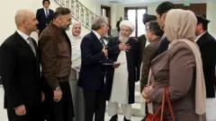 بحث و جدل بر سر پیشنهاد صلح در افغانستان و احتمال تاخیر در مذاکرات