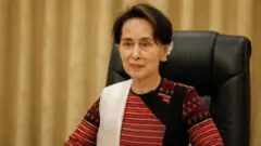 ရွေးကောက်ပွဲမှာ လိုအပ်ရင် မဲပေးချိန် ပိုတိုးပေးဖို့ ဒေါ်အောင်ဆန်းစုကြည် ဆွေးနွေး