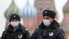 полицейские на Красной площади