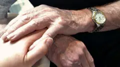 Ötenazi isteyen yaşlıların sayısı artıyor