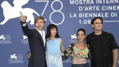 ونیز