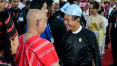 ICJ မှာ ဒေါ်အောင်ဆန်းစုကြည် ကိုယ်တိုင် ဦးဆောင်ရင်ဆိုင်ဖို့ ရှိနေတဲ့အပေါ် အပစ်ရပ် လက်မှတ်ထိုးအဖွဲ့တွေ ကူညီဖို့ ဆန္ဒရှိနေတယ်လို့ဆို