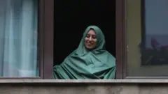 Silvia Romano waxay la baxday Caa'sha kaddib markii ay qaadatay diinta Islaamka