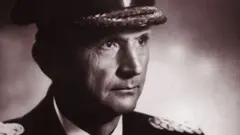 Karl Dönitz (1891-1980) yabaye umukuru w'igihugu c'Ubudagi mu misi 23 