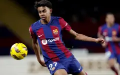 Ku myaka 16, Lamine Yamal ariko yandikisha izina mw'ihiganwa ry'igikombe ca Bulaya ririko ribera mu Budagi