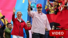 நிக்கோலஸ் மதுரோ அவரது மனைவியுடன் 